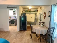 Cozy Private Room-Queen&Full Bed, Hot Tub-Pets Welcome!