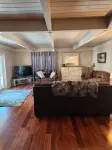 Spacious 3 bdrm home in quiet neighborhood in Quincy