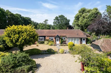 Homely Cottage for 6 Near Chichester Goodwood