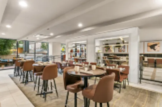 Sonesta Hotel Baltimore Inner Harbor