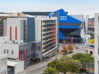 Spacious 1bdr Fast Wi-fi Near RAC Arena