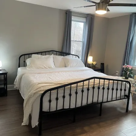 Spacious 4-bedroom house with AC and WiFi in fabulous Silver Spring