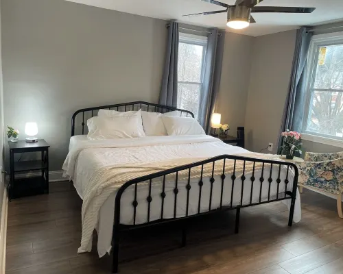 Spacious 4-bedroom house with AC and WiFi in fabulous Silver Spring فنادق في الربيع الفضي