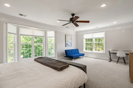 NEW!! Cozy Arlington Home Near DC Отели рядом с Аэропорт Рональд Рейган