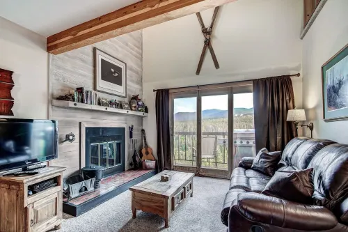 Awesome Spacious Condo, Spectacular Views, Nice Clubhouse