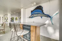 Front Row Beachfront Long Beach Getaway - 4-Star