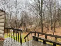 Bluff’s Edge Secluded Retreat with 2 car garage!