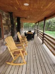 Tranquil 2-bedroom cabin on an acre in serene Pottsboro, 4 mins to Lake Texoma!