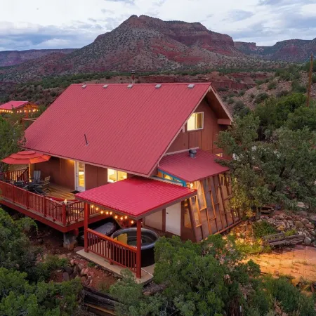 Canyon Vista Cottage- Hot Tub and Heavenly Views