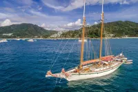 Classic gaff schooner Hotels in Kawthaung