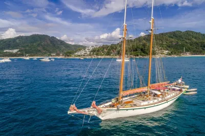 Classic gaff schooner Hotels in 
