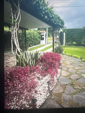 Come and Relax in this Quiet Space and  Enjoying Sunsets by the Pool! Отели рядом с достопримечательностью «Плайя Санта Клара»