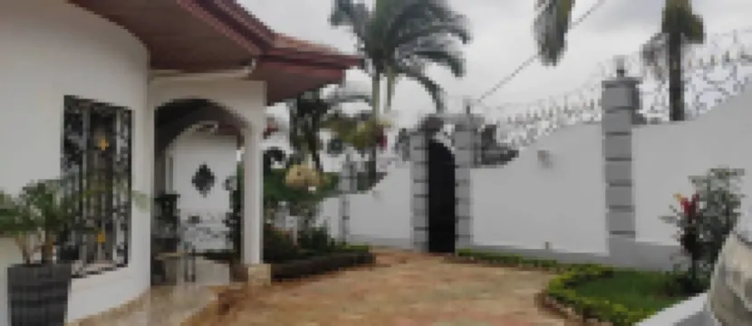 Appartement Moderne Dans un Espace Verdoyant et Calme