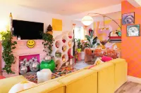 Colorful & Funky Getaway – A Vintage Dream Come True