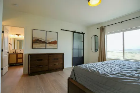 3-bedroom house in enchanting Cañon City with WiFi, AC. Start your adventure