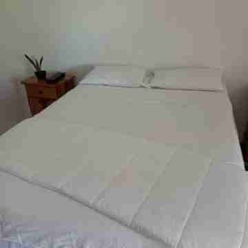 Charming 1-bedroom apartment in enchanting Negril with AC, WiFi Rooms