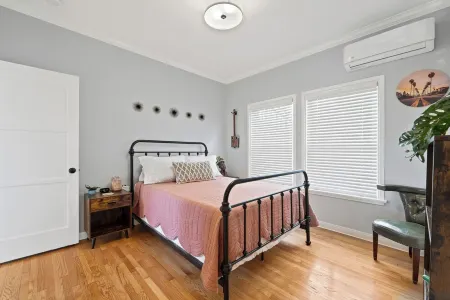 Peaceful 1st Floor Apt. with Soaking Bathtub