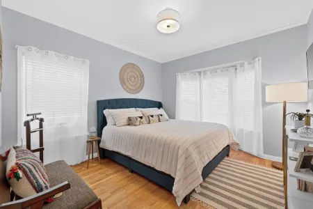 Peaceful 1st Floor Apt. with Soaking Bathtub