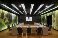 DoubleTree by Hilton Lisbon - Fontana Park