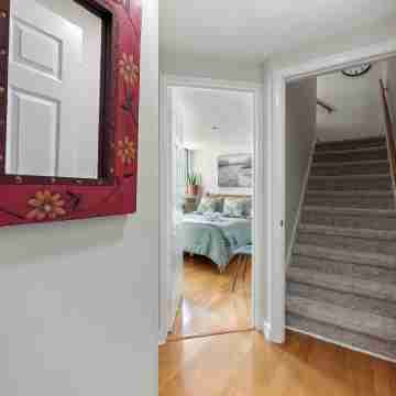 Bright & Modern Condo By Yale 3 Bedrooms,GYM, AC, Prime Location Others