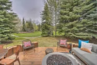 Serene Sun Valley Home w/ Hot Tub & Mtn Views - Pet-friendly