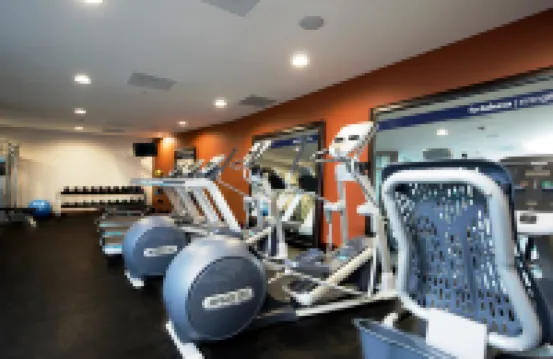 ハンプトン イン バイ ヒルトン レオン