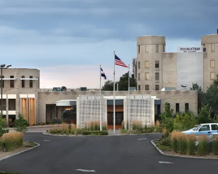 ダブルツリー バイ ヒルトン デンバー - ソーントン ソーントンのホテル