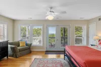 Hot Tub, Fenced Backyard and Lake Views - Stunning Retreat Hotels in Michigan City