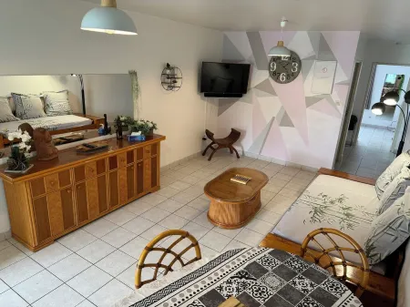 Appartement des Aigrettes St Gilles les Bains à 5 mn des Plages et Commerces Отели в г. Saint-Gilles-les Bains