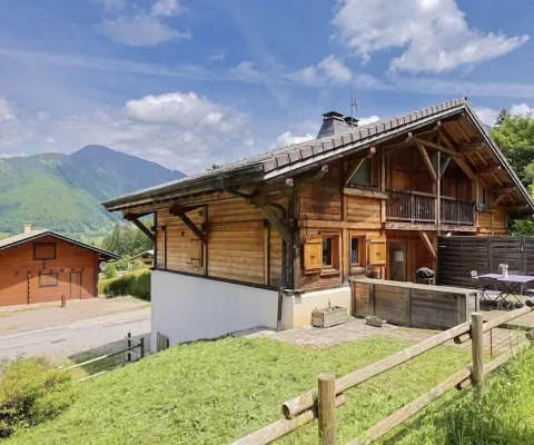 10% off for summer school holidays - stunning chalet sleeps up to 10