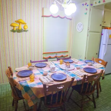 1940s Storybook Knotty Pine Cabin in Crestline, Absolute Privacy