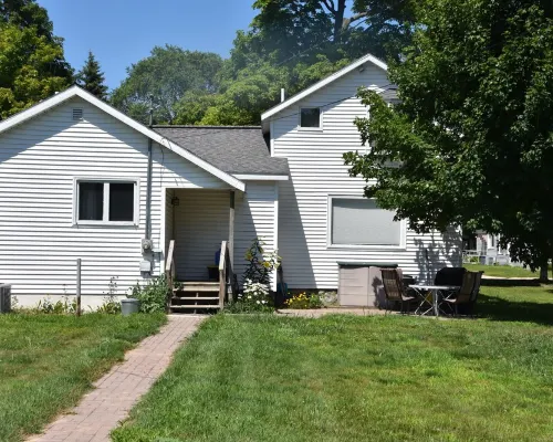 Quiet and cozy cottage, in town Hotels in Frankfort