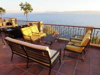 Beachfront, Stone-Built, Beautifully-Appointed, Spacious 5-bedroom Villa. Hotels in Edipsos