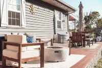 Cozy Getaway: Location, Dogs Stay Free, Fenced Yard, Fishing Pond