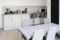 Modern 3-Bed Duplex Apartment – Steps from Leeds Arena & City Centre