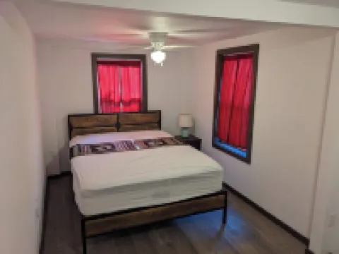 Stylish Adobe house, private yard & parking in downtown Cortez