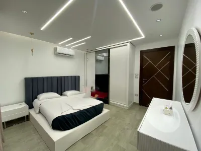 Modern newly renovated apartment with ACs in Maadi - 3 bedrooms available Hotels in Tura