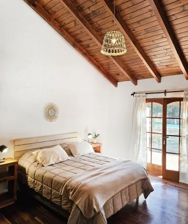 Espaciosa y cálida en medio de gran parque