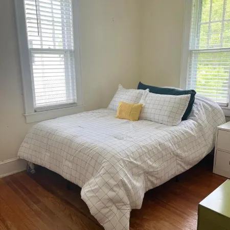 Charming Beach Cottage, Steps to Beach, Enjoy Scenic Vineyards & Farm Stands