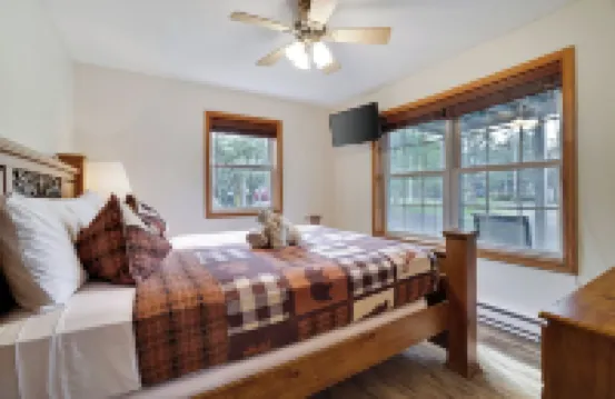 Sleeps 20, Karaoke Room, 1 Min Walk to Lake, Near Jack Frost, Big Boulder