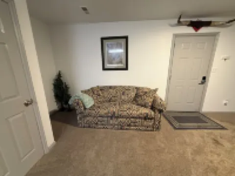 Enjoyable 2-bedroom condo with AC / Heat in charming Downtown Beaver