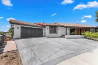 Casa sunset Modern  2BR/1BA in Fletcher Hills with beautiful sunset views, pool