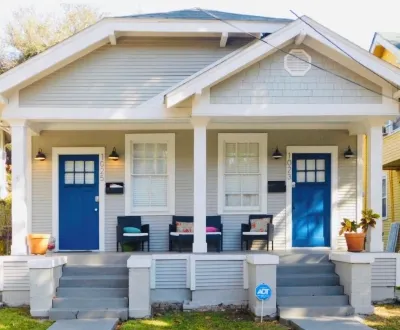 Crescent Nest: 30+ Days of Uptown Bliss & Beats  호텔