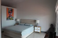 Surfhouse / Apartments Ocean Breeze and Ocean View Hotel a 