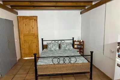 Séjournez au Mango Studio : Une Parenthèse de Pure Détente Hotels near Anse Salee