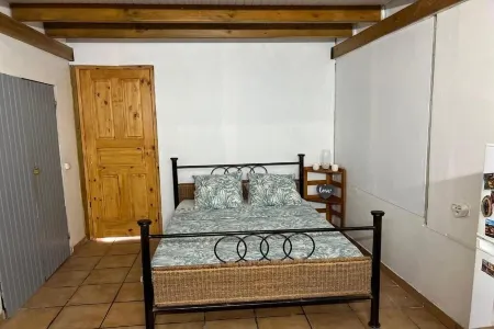 Séjournez au Mango Studio : Une Parenthèse de Pure Détente Отели в г. Капестер-Бель-О