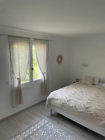 4-person air-conditioned apartment