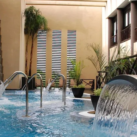 Lagoon Front Infinity Pool Paddleboard and Fun Puerto Aventuras