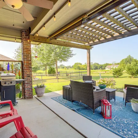 Tulsa Area Retreat with Trail Access and Private Patio