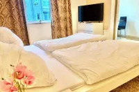 HONOR - Royal Retreat